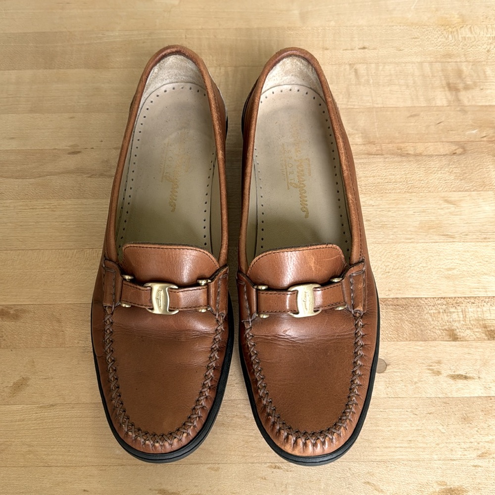 Salvatore Ferragamo women’s leather loafers. Great condition!